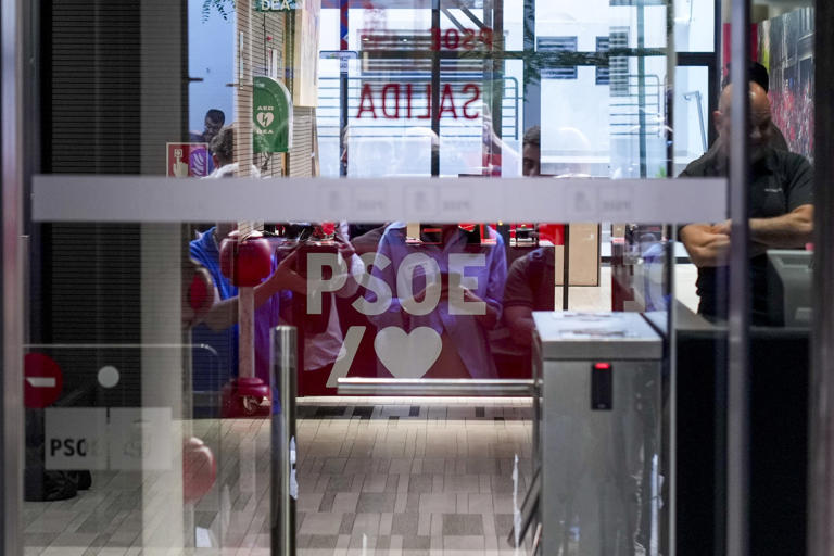 Desconcierto en el PSOE por el "espectáculo" de ver de nuevo a la UCO ...