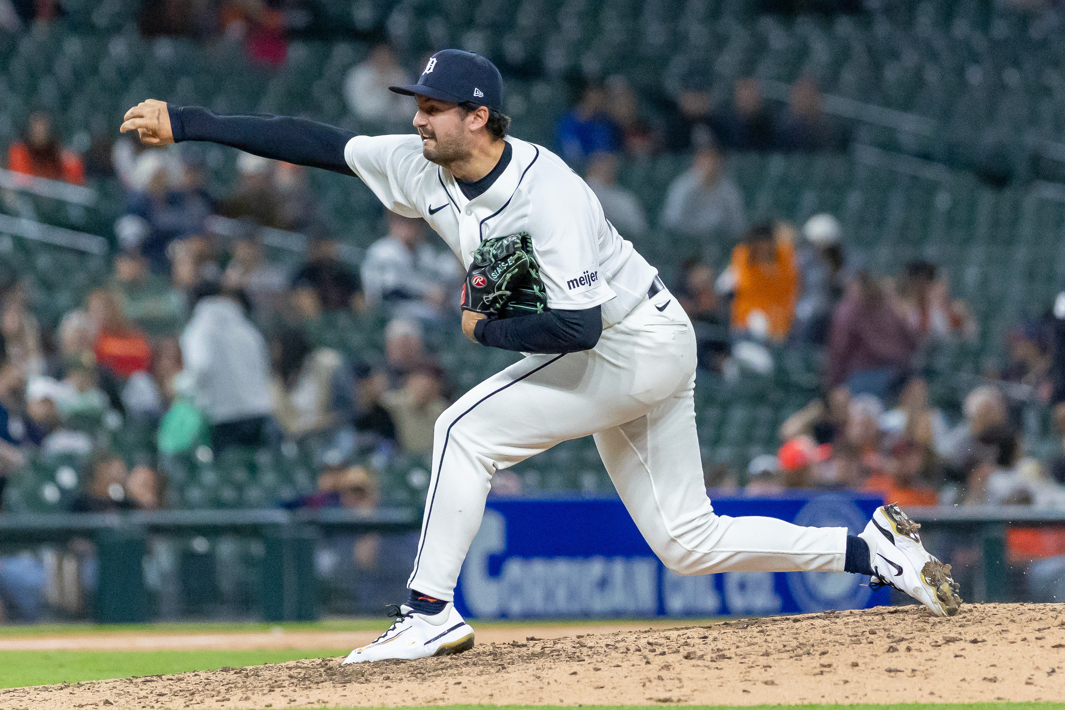 Blue Jays acquire former Red Sox, Tigers pitcher in much-needed move
