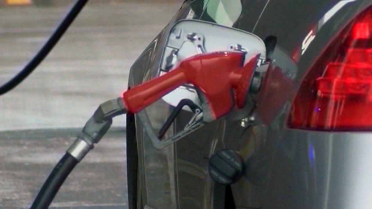 Texas gas prices hover near $4 following Memorial Day weekend