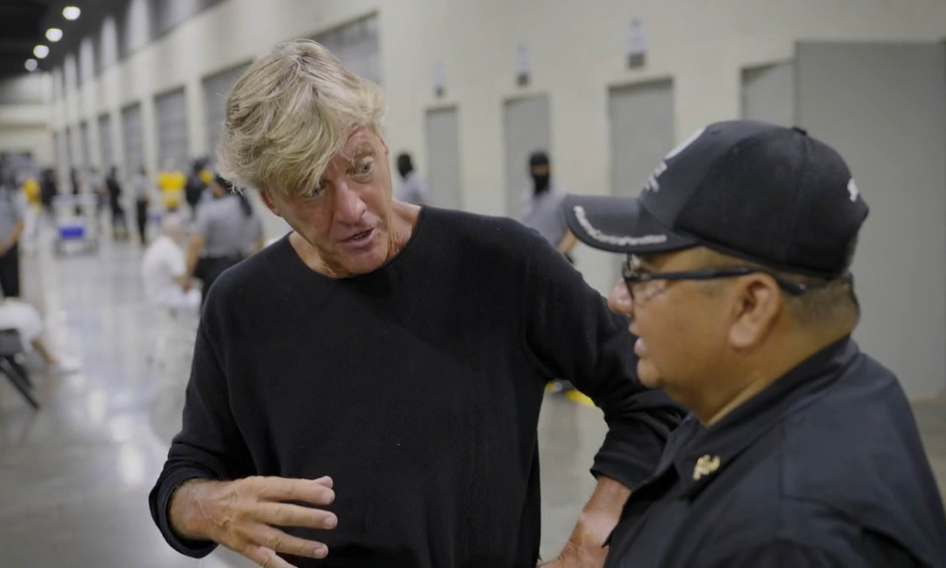 richard-madeley-is-kicked-out-el-salvador-s-mega-jail-within-15