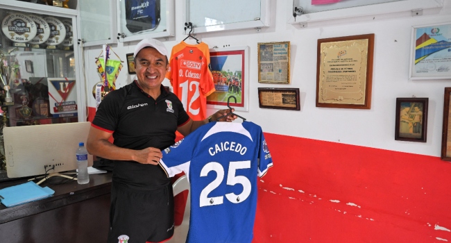 From barefoot kid to millionaire star, Caicedo keeps chasing trophies