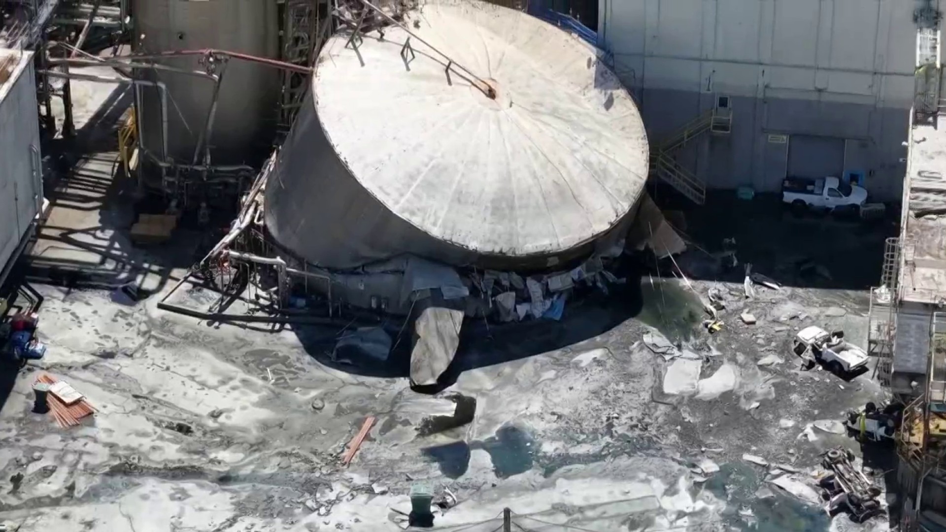 Death toll rises in chemical tank disaster