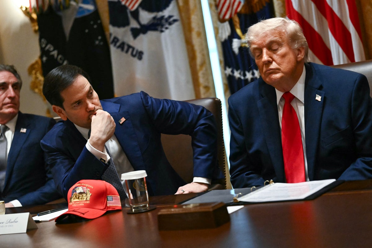 There were some telling interactions at Trump’s Cabinet meeting