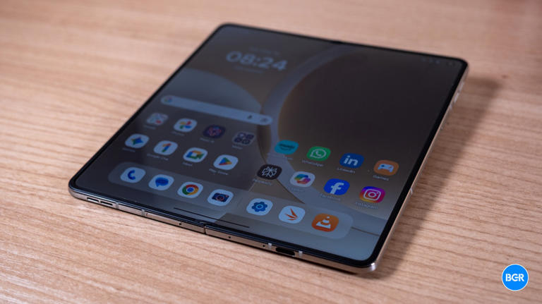 Motorola Razr Fold review: The complete foldable package
