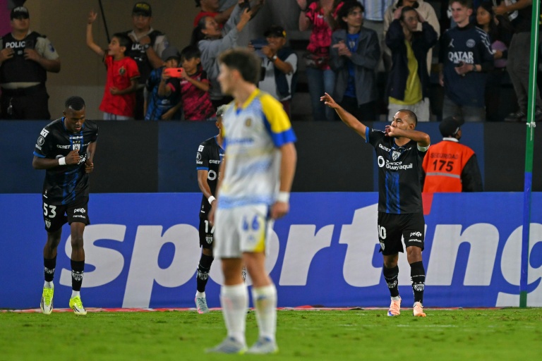 Platense hace historia y Fluminense revive para meterse a octavos de la ...