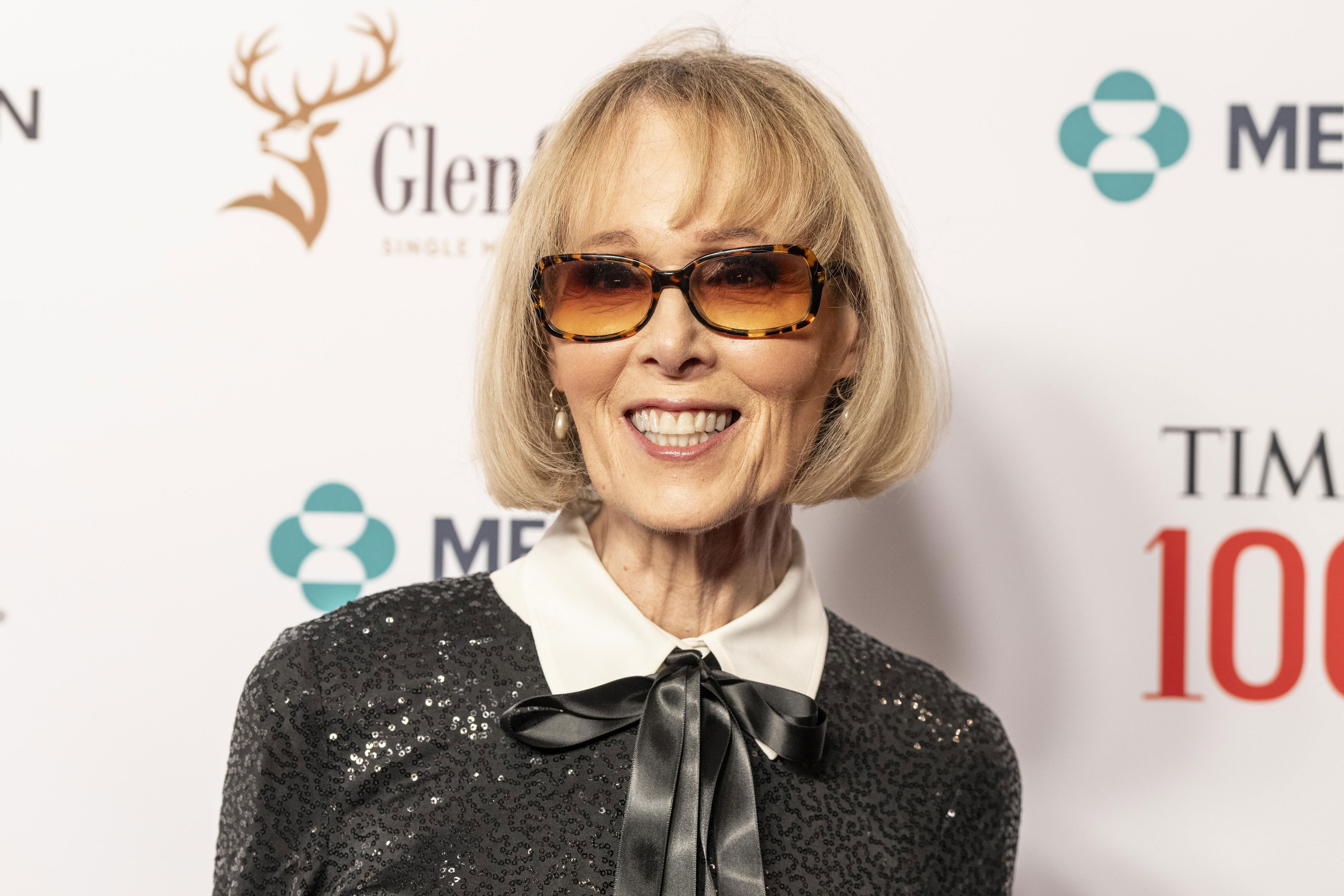 Justitie VS start onderzoek tegen Trump-aanklaagster E Jean Carroll