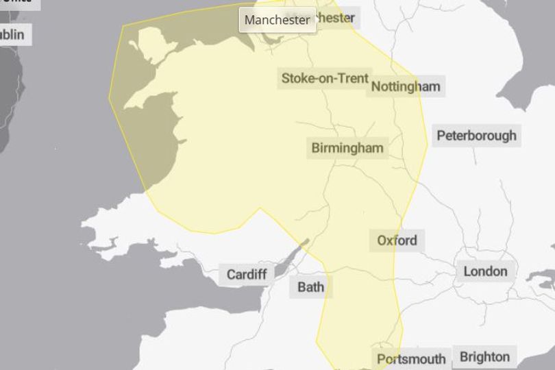 Met Office issues 4-hour thunderstorm weather warning for 42 areas of ...