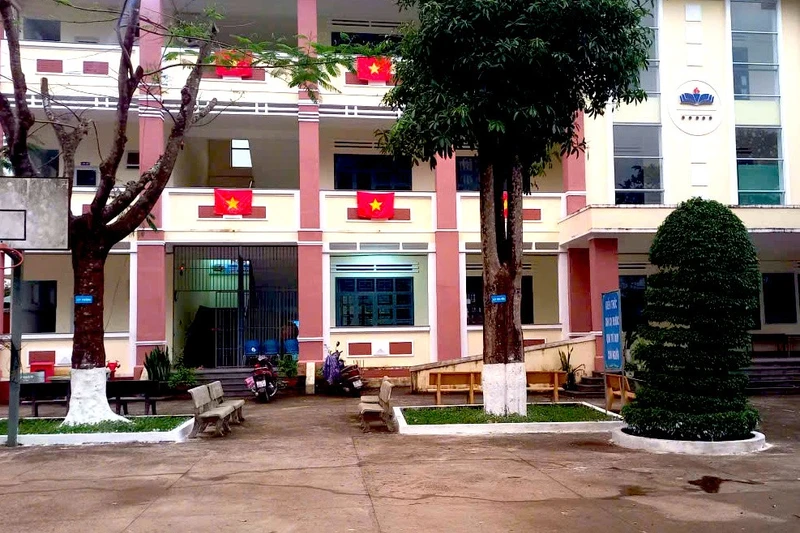Công an điều tra vụ giấu rìu trong balo mang lên lớp đánh bạn học