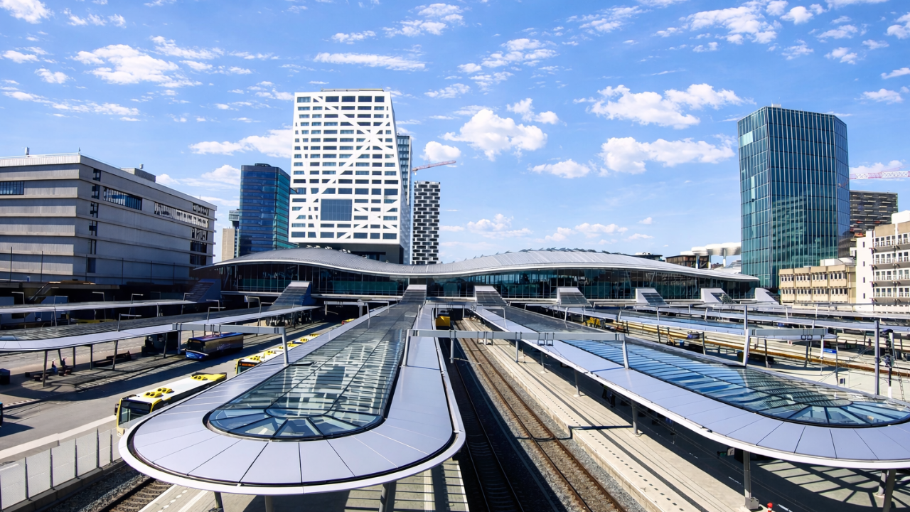 ユトレヒト中央駅はなぜ毎日こんなに混雑しているのか?