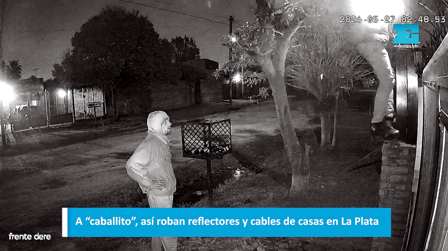 A “caballito”, así roban reflectores y cables de casas en La Plata