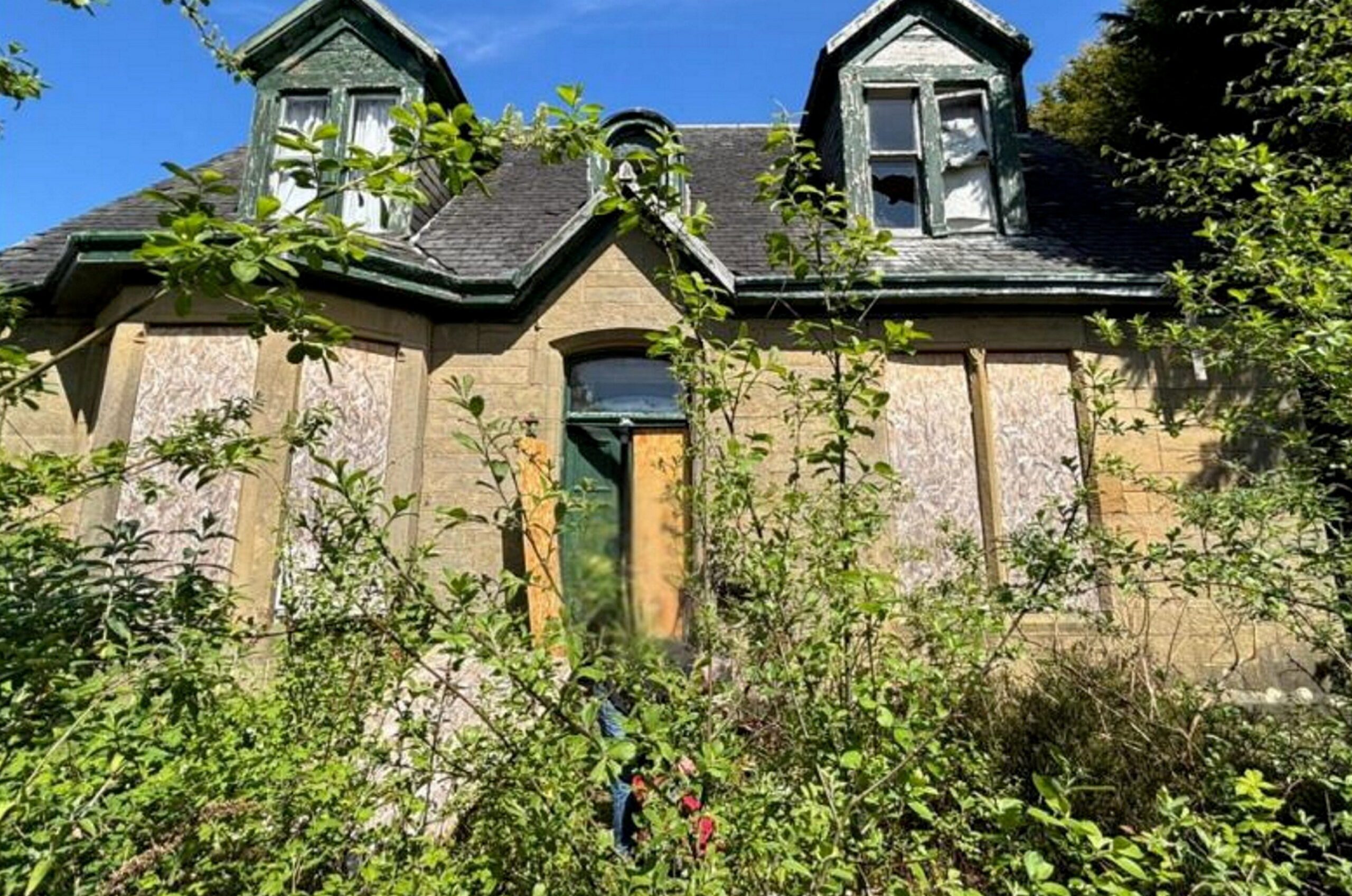 House too run down for viewings goes to auction for £150k