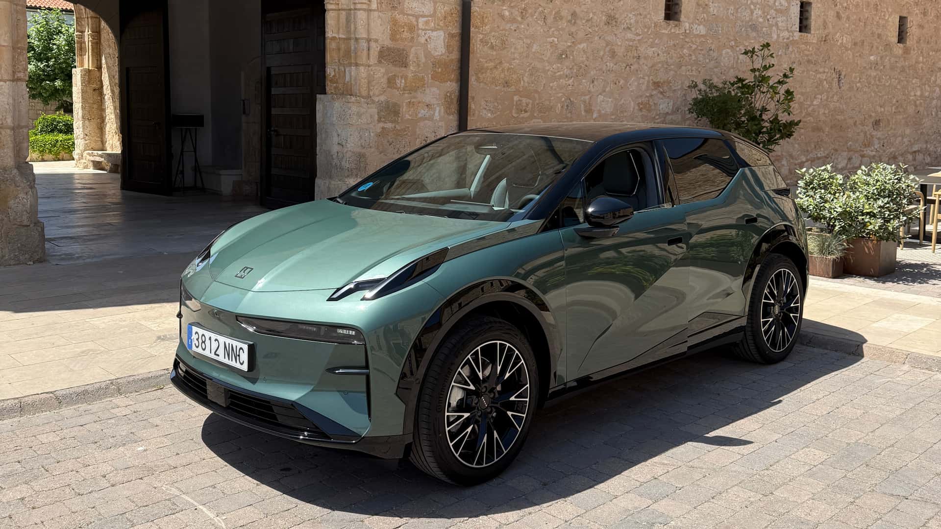 Zeekr llega a España con una potente oferta comercial enfocada al ...