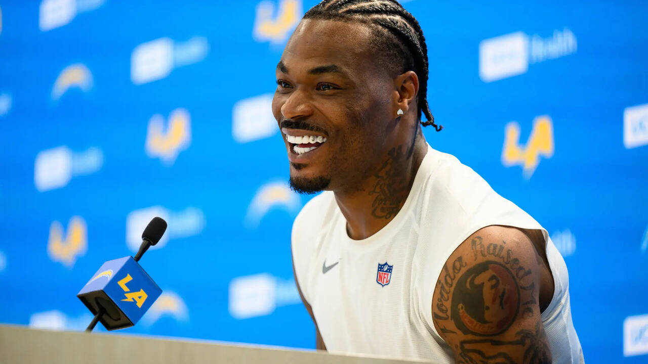 Derwin James returns to focus on football following contract extension ...
