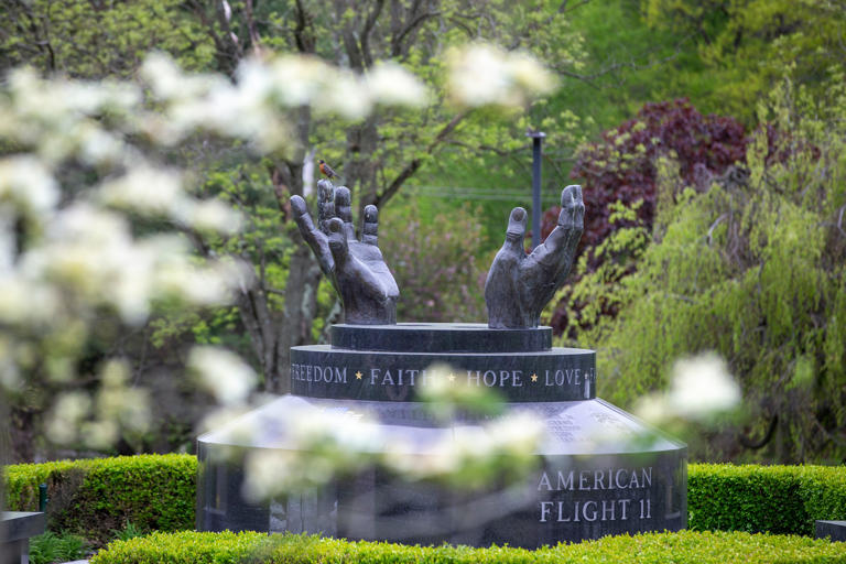 Who's running for Holmdel committee seats in the June primary?
