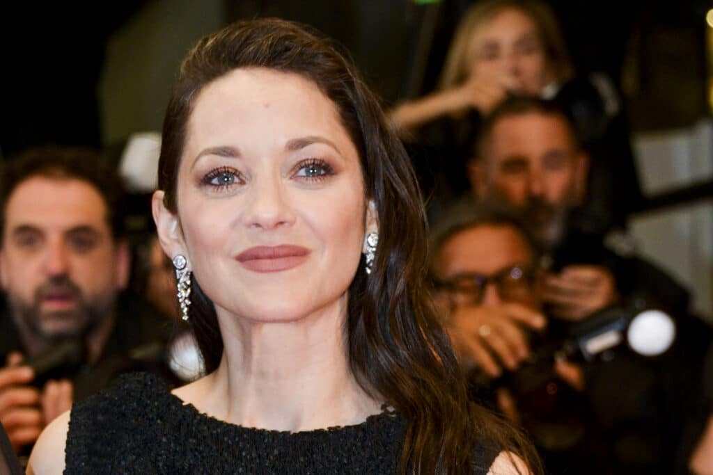 marion-cotillard-son-fils-marcel-en-crise-de-larmes-hyst-rique