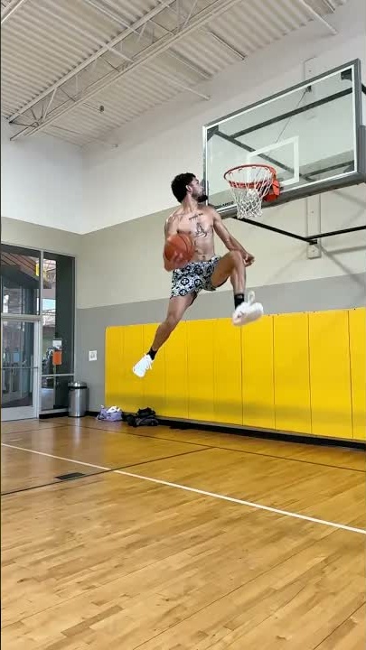 Epic dunk attempt gone wrong!