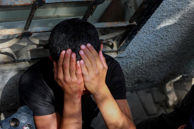 Aumentan a más de 920 los palestinos muertos por ataques de Israel en ...