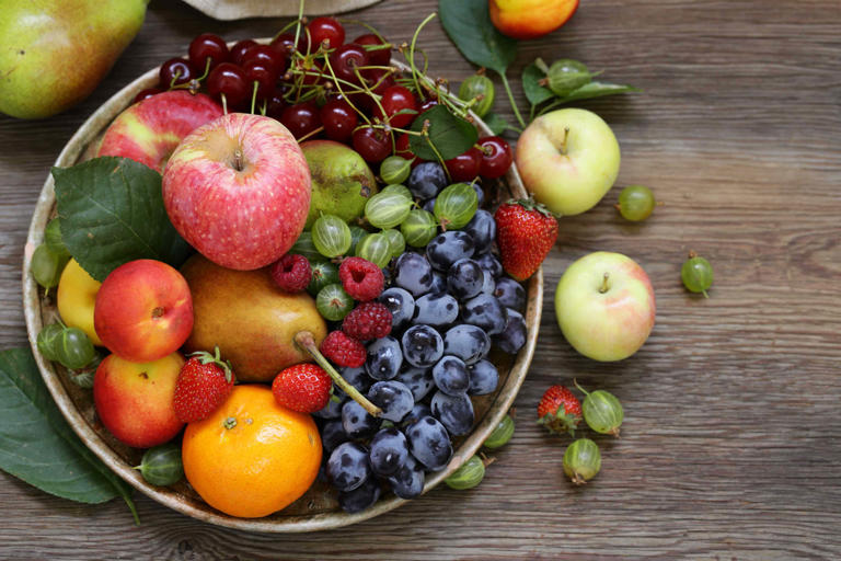 the-1-fruit-dietitians-recommend-for-better-gut-heart-and-brain-health