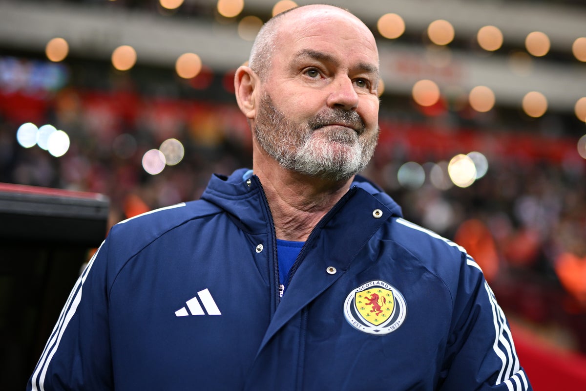 Clarke signs new Scotland contract to remain coach beyond World Cup