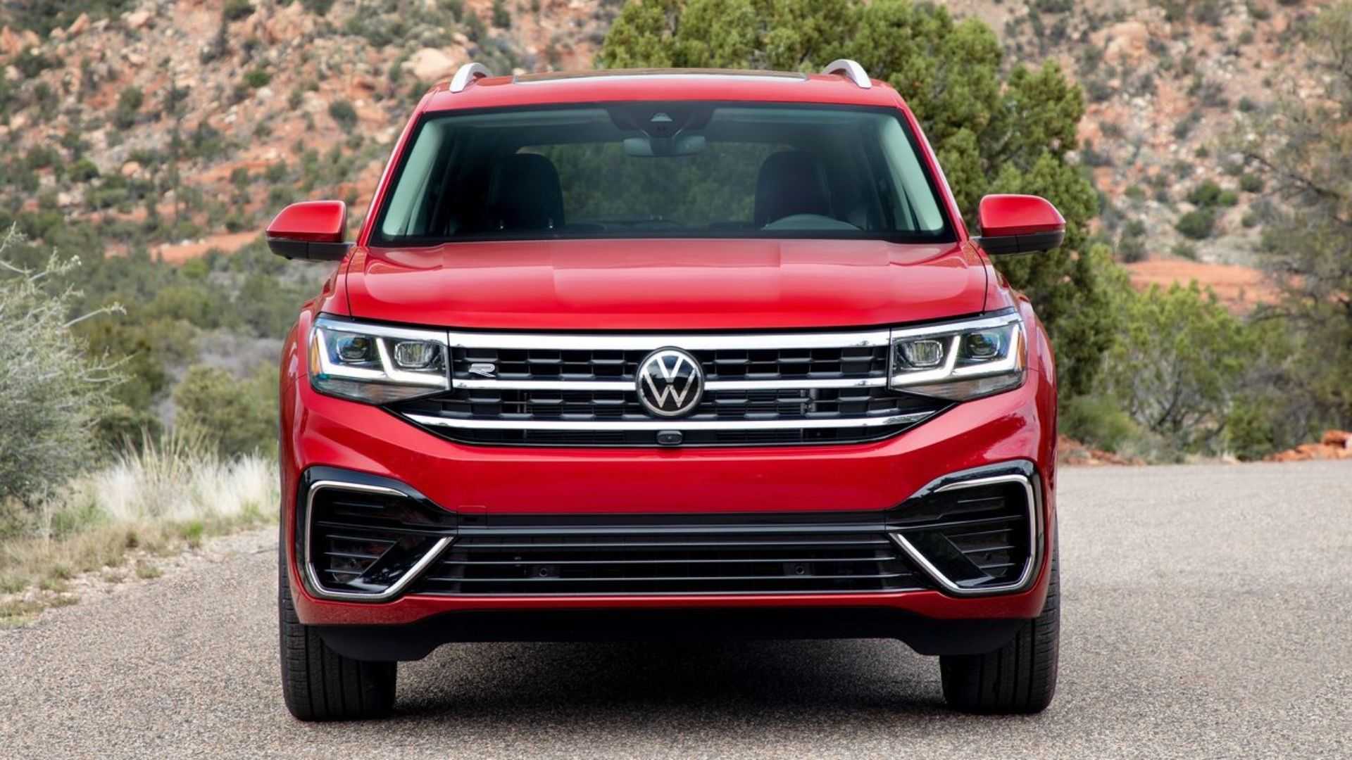 2023 Volkswagen Atlas front