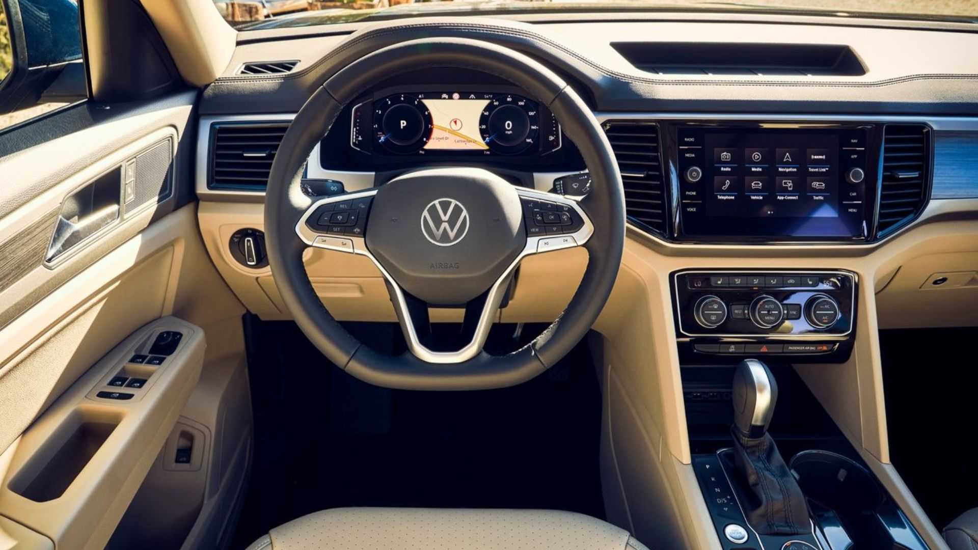 2023 Volkswagen Atlas front dashboard