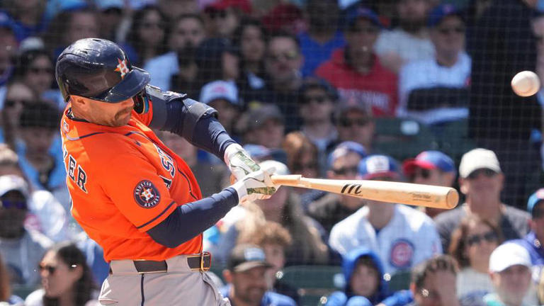 Astros sluggers Alvarez and Walker turning into bash brothers of Houston