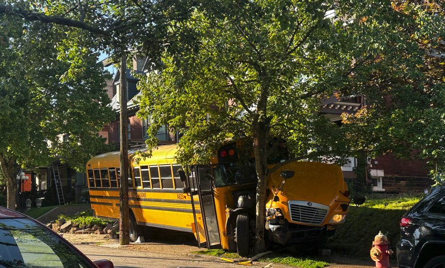 School bus crashes into tree in Pittsburgh's Highland Park neighborhood