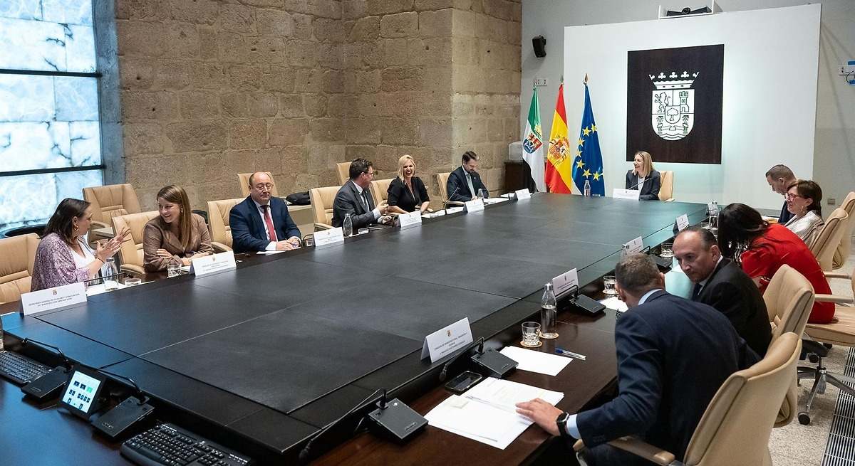 La Junta de Extremadura aprueba el proyecto de presupuestos para 2026 ...