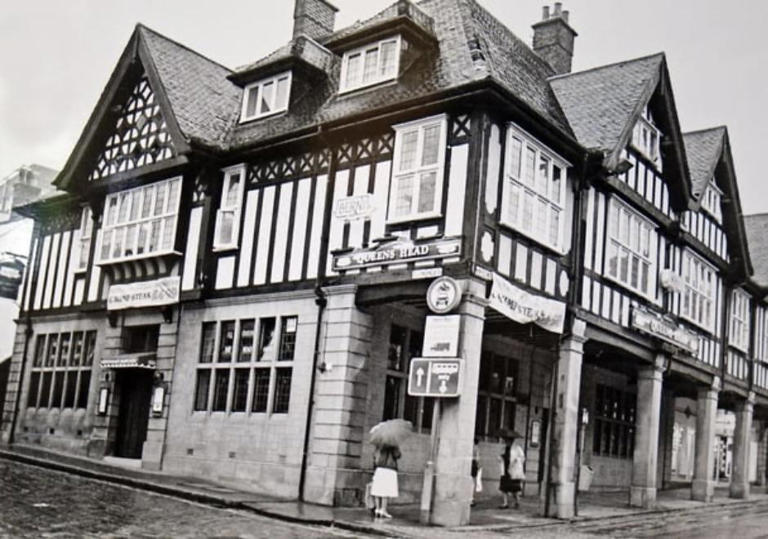 These remarkable retro photos offer a glimpse back in time – showing ...