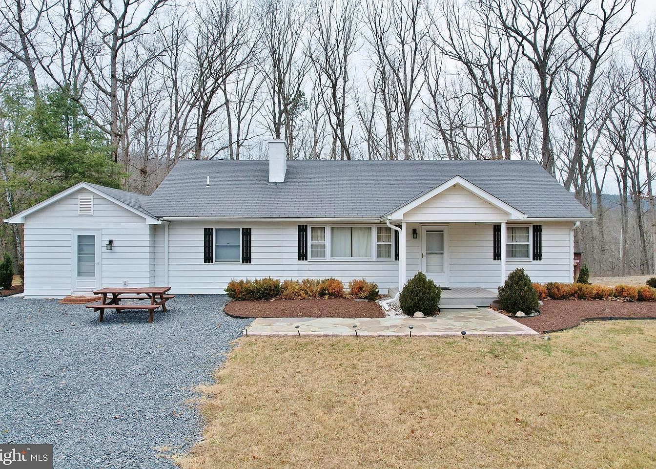 Discover a beautiful 1969 ranch-style retreat in Fort Valley, Virginia ...