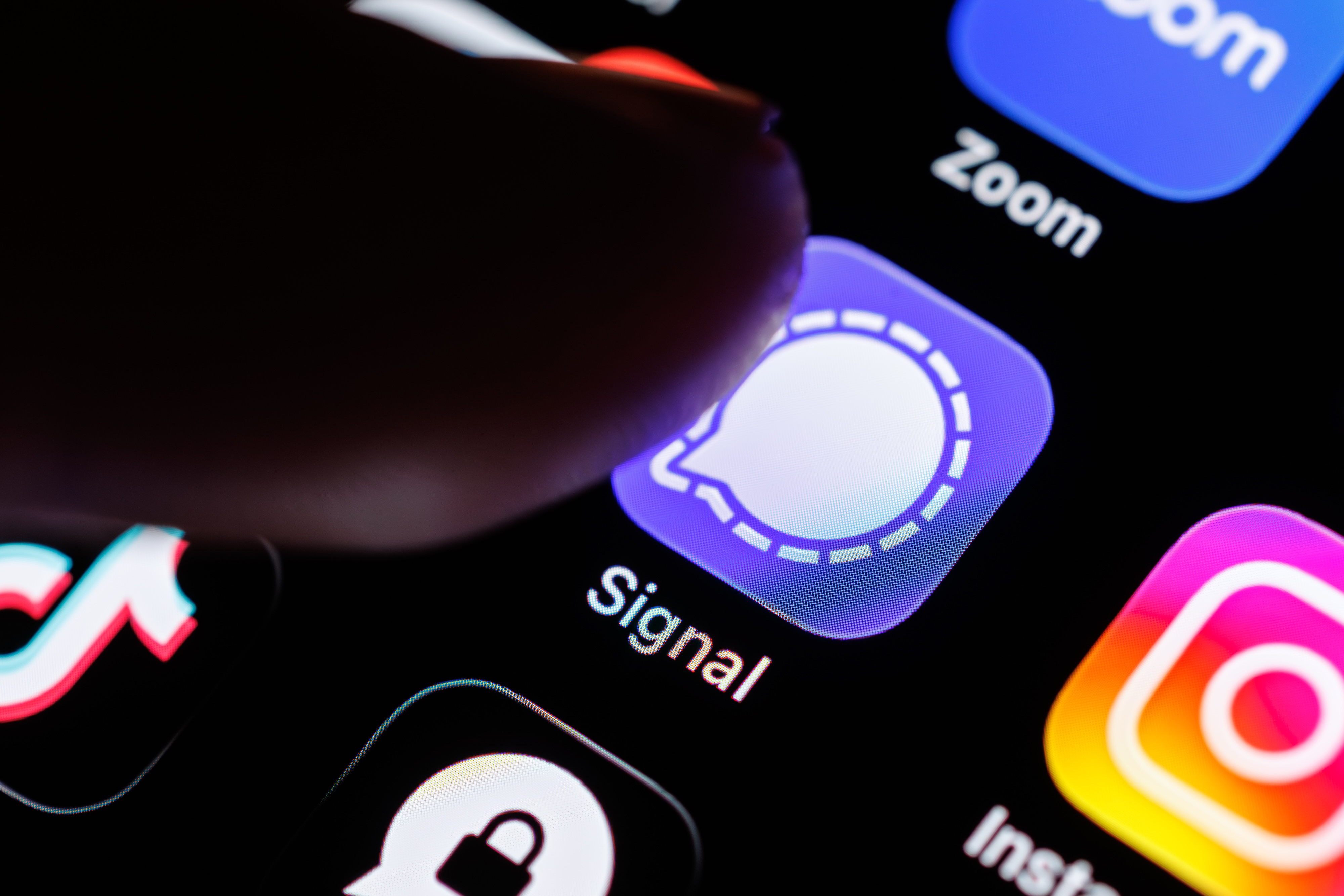 Phishing Surge Targets Signal User Backups