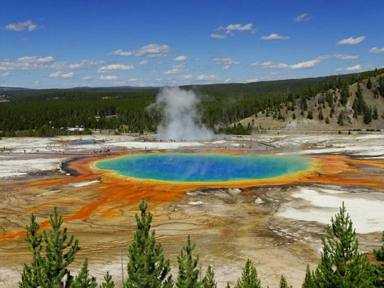 7 technicolor hikes that will make you feel like you’re dreaming