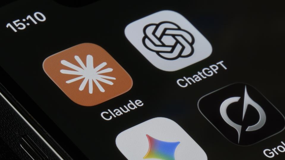 ChatGPT's Decline as Claude Rises Quickly