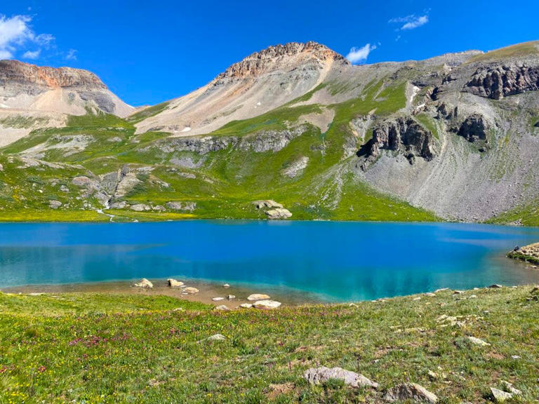 7 technicolor hikes that will make you feel like you’re dreaming
