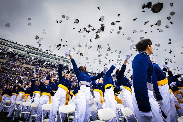JD Vance tells US Air Force grads they can't boo his commencement ...