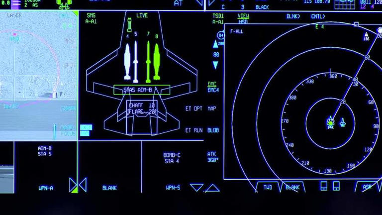 Lockheed Martin’s F-35 simulator lands in Layton for crew experience