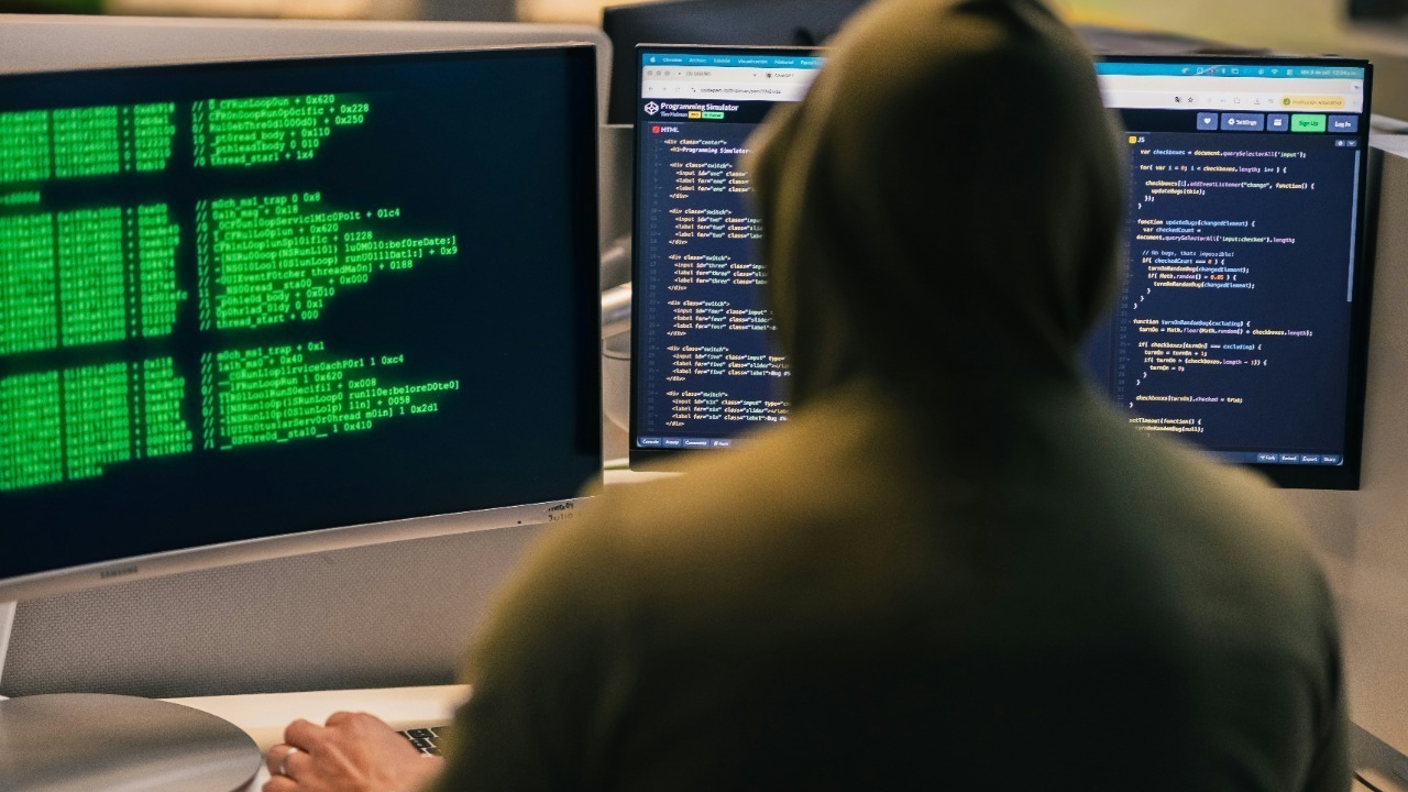 AI-Powered Hackers Target Companies in Seconds — DDoS Tools Sold on Dark Web