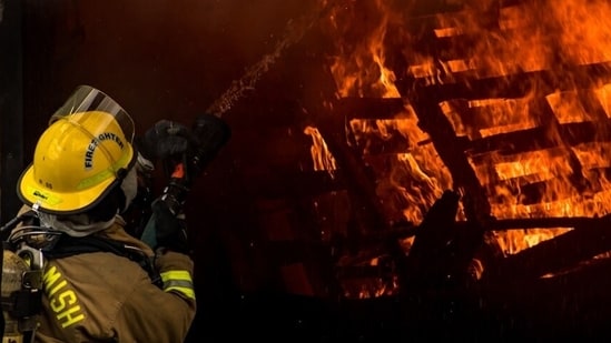 Dallas fire: Explosion after gas leak near Oak Cliff sparks blaze ...