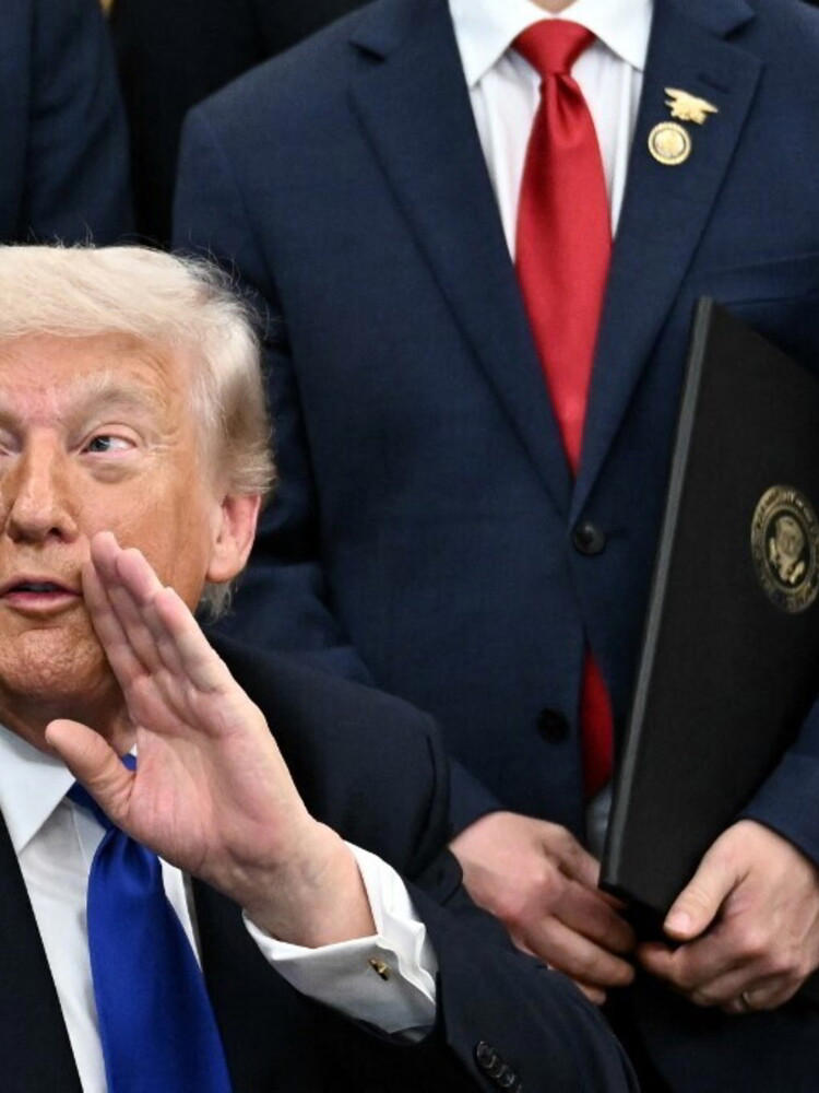 Trump vuole una banconota da 250 dollari con la sua immagine