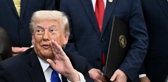 Trump vuole una banconota da 250 dollari con la sua immagine