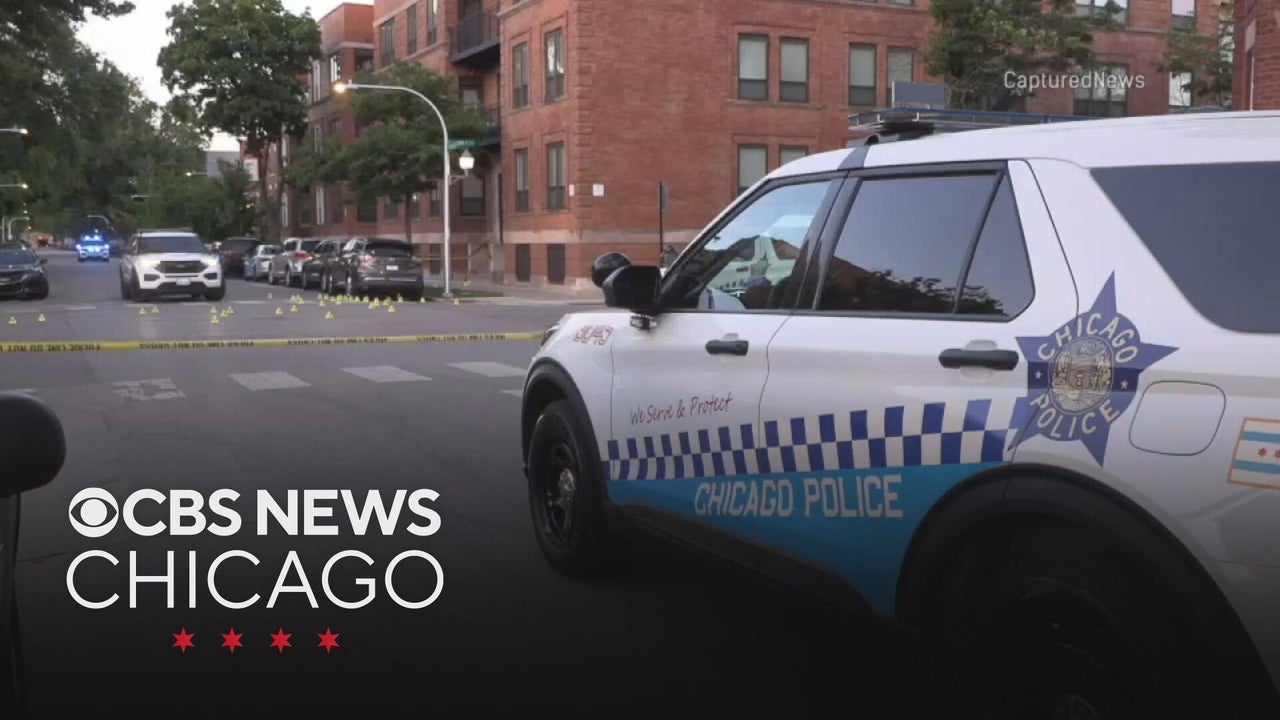 Teen wounded, cars riddled with bullets in Bronzeville shooting