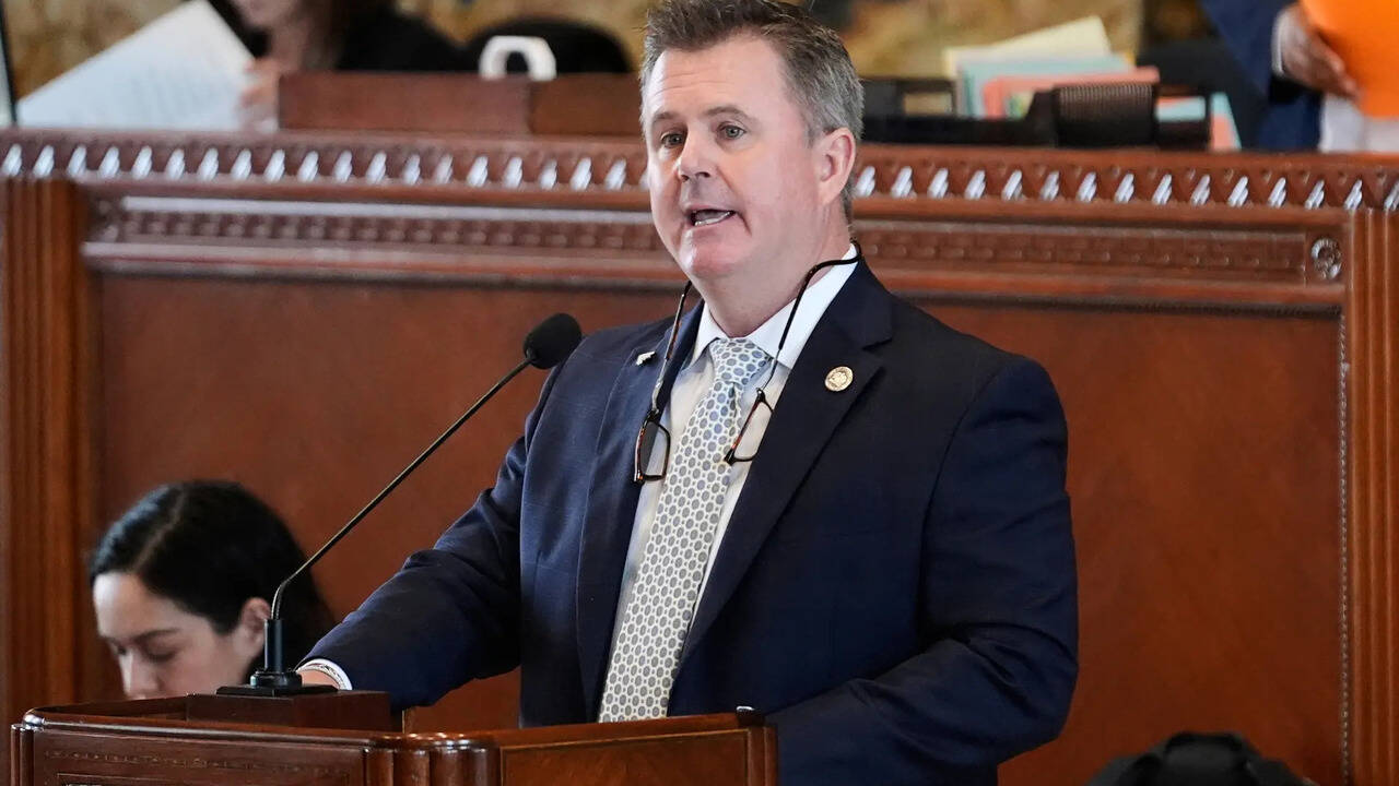Louisiana lawmakers advance redistricting plan ahead of midterm elections