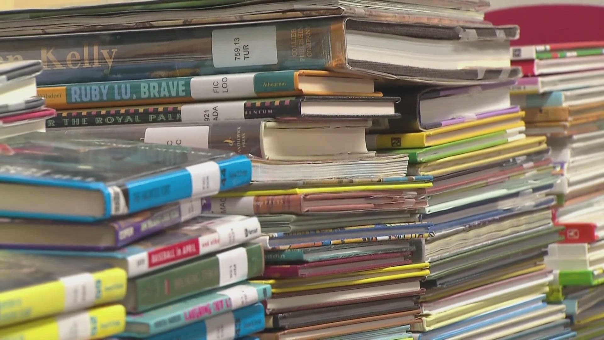 Researchers warn that US is experiencing a 'reading recession'