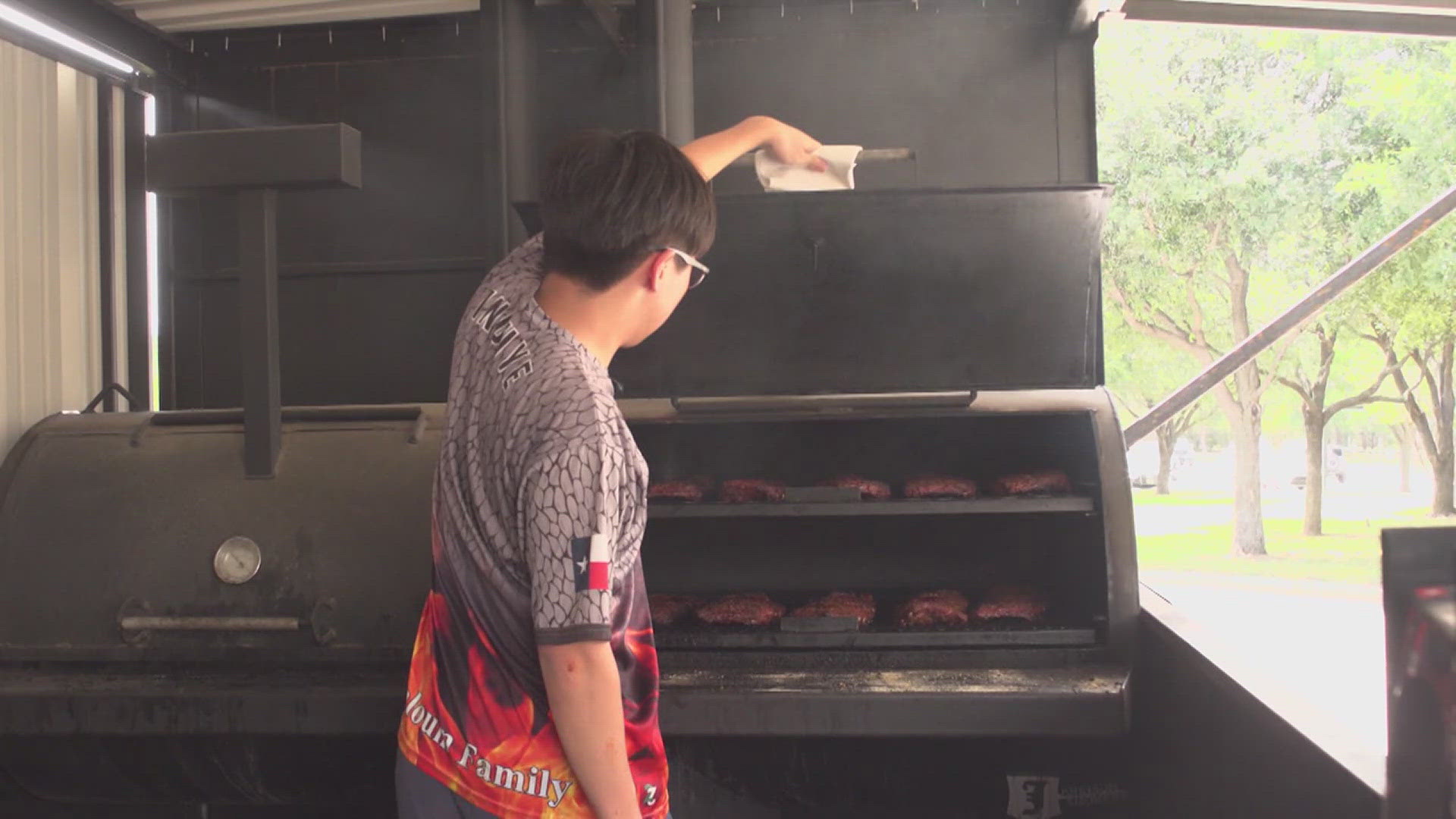 Texas high school barbecue team smokes competition for state title