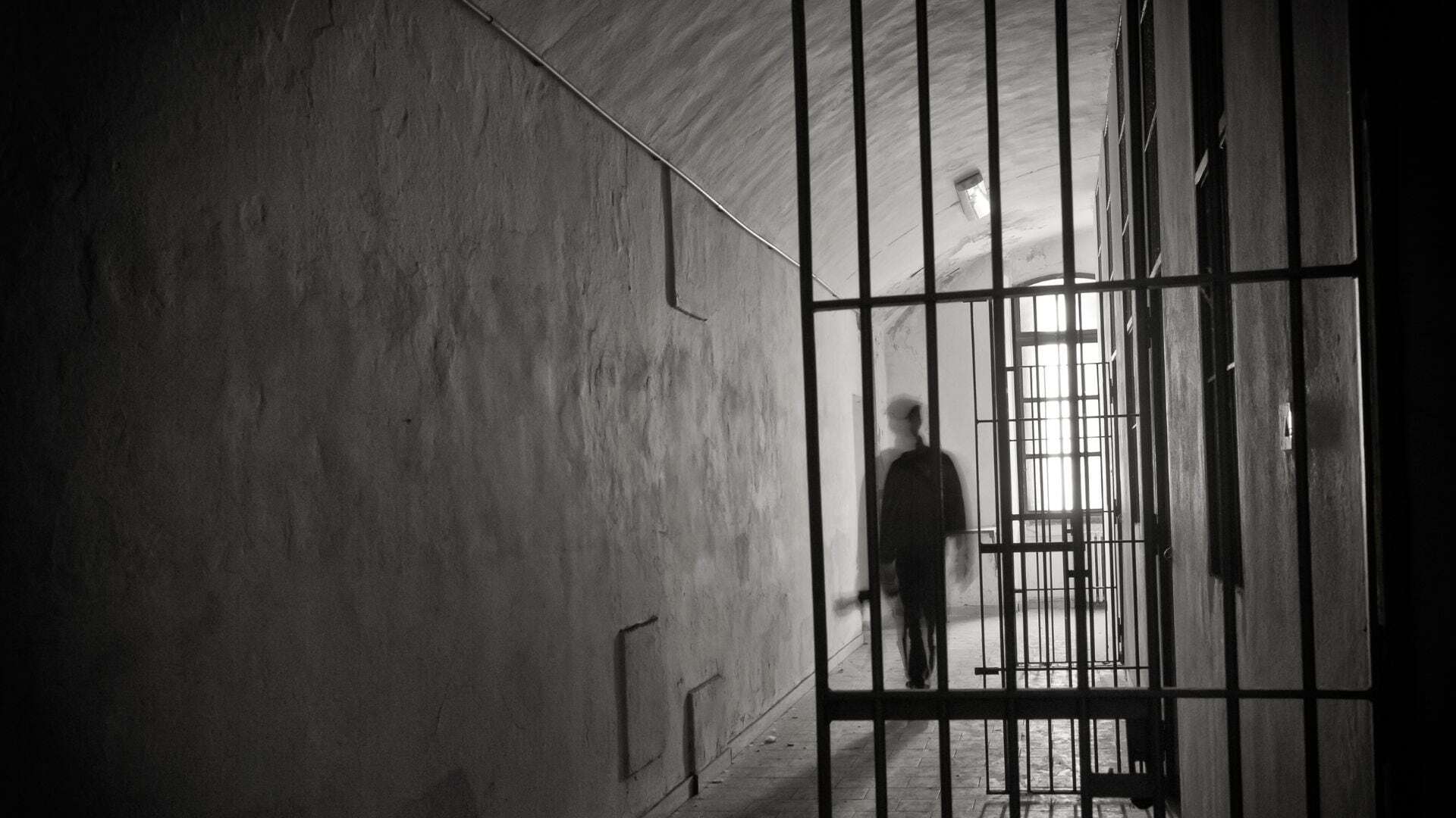 Man who stabbed girl to death nearly 40 years ago will remain in prison ...