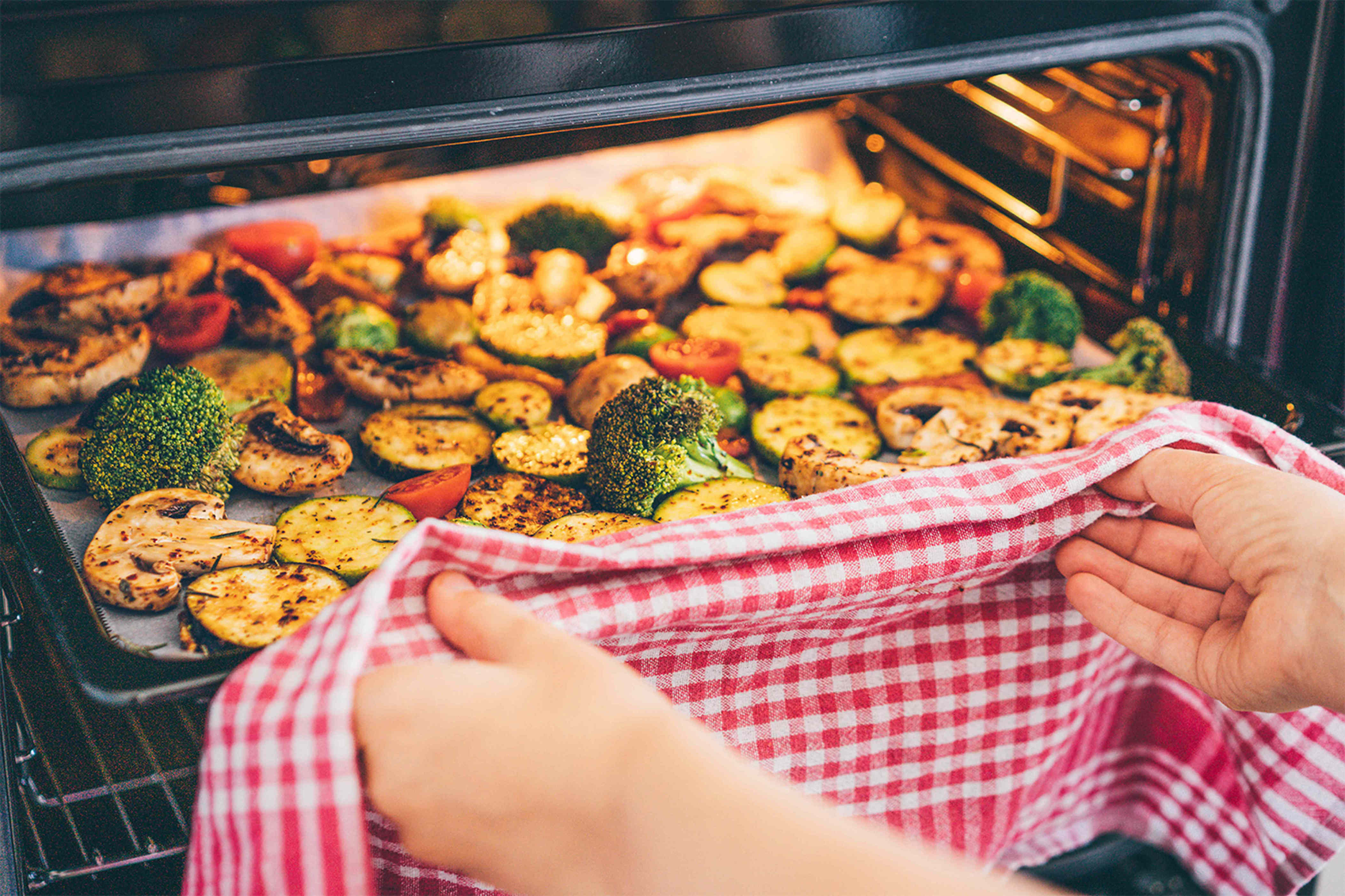 Hate cooking in the heat? These 11 essentials make summer cooking and ...