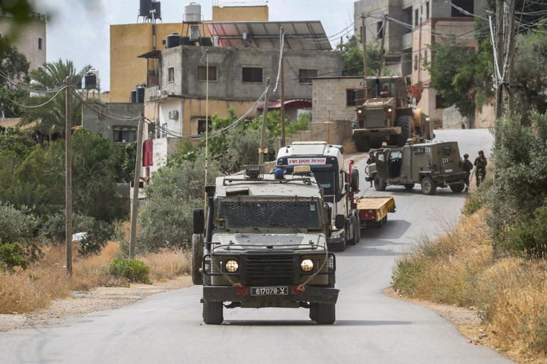 IDF soldiers, equipment used without authorization for private company ...