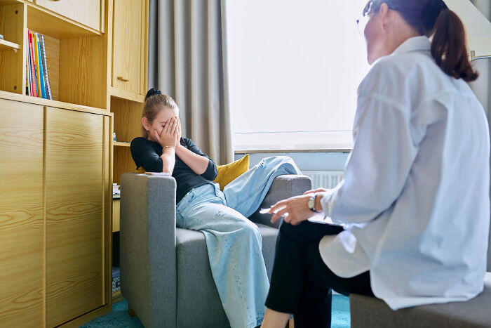 37 honest stories from people who spent time inside psych wards