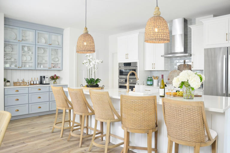 8 kitchen paint colors that instantly make small spaces feel larger