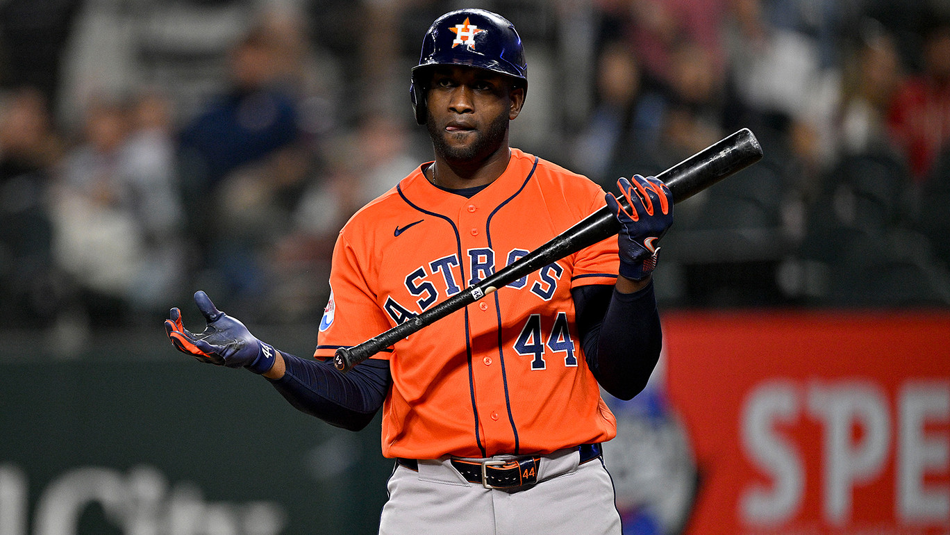 Astros news: Yordan Alvarez gets one-of-a-kind praise from Rangers' Skip  Schumaker